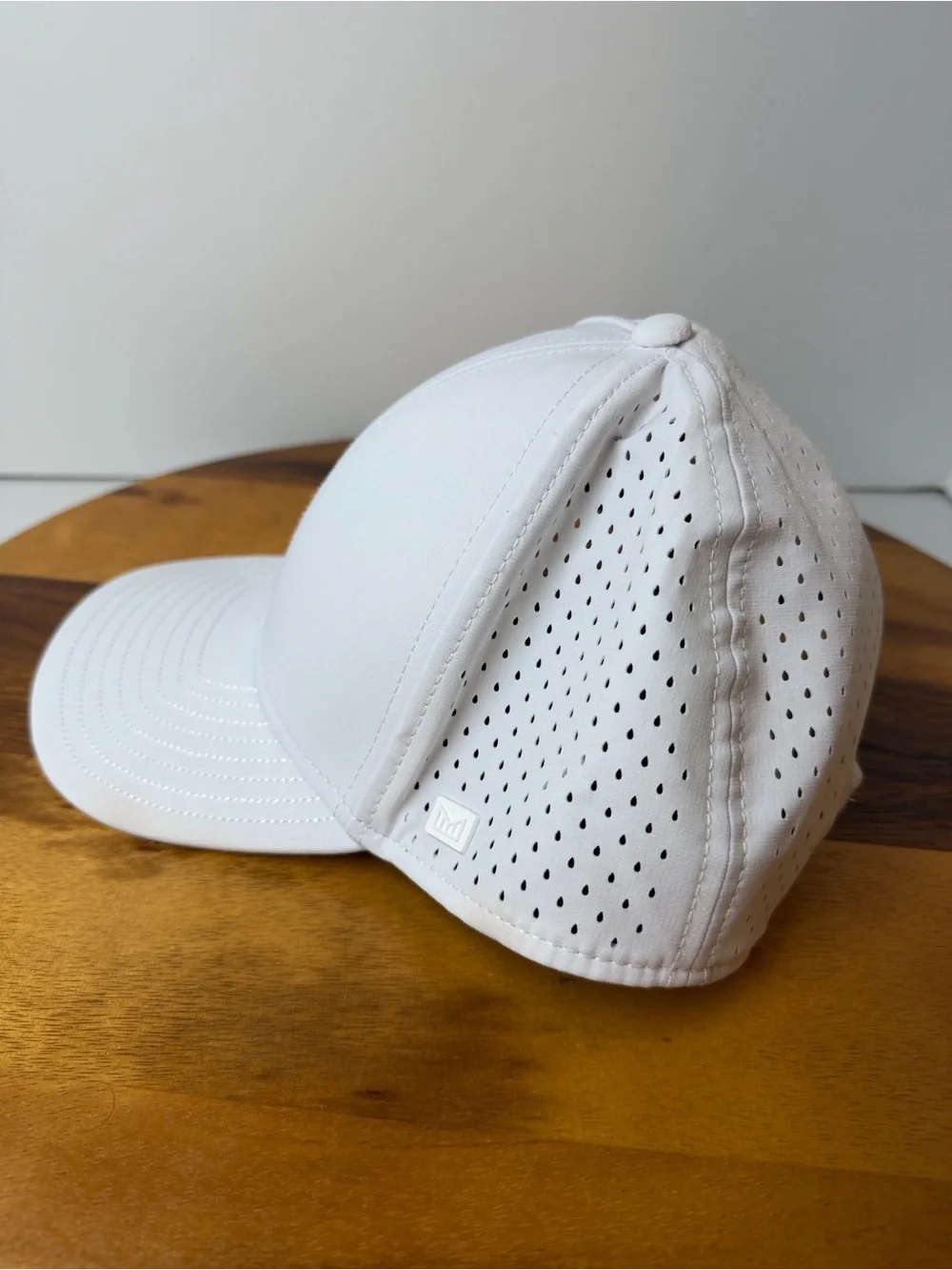 Melin white A-Game Hydro hat, clean, size 58 CM - Picture 2 of 9